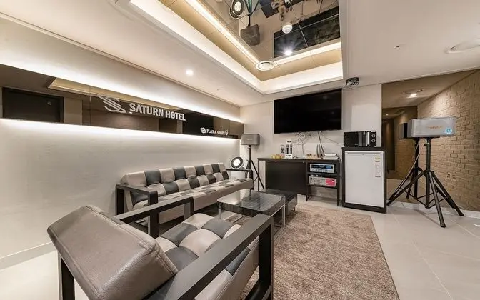 Oda (Deluxe Suite (Karaoke Party Room))