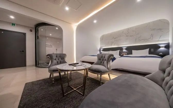 Oda (Premier Suite (Karaoke Party Room))