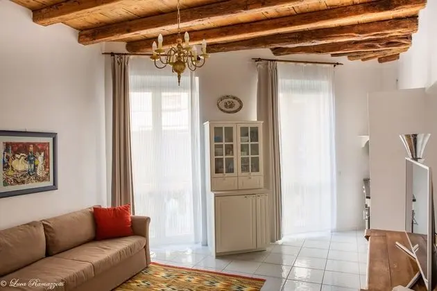Dört Kişilik Oda, Şehir Manzaralı