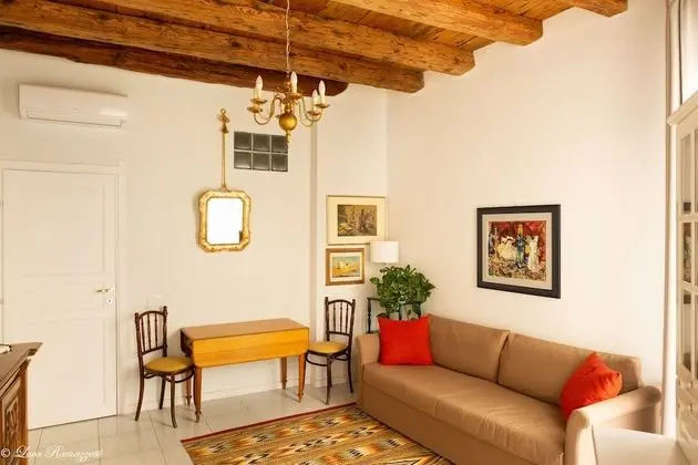 Dört Kişilik Oda, Şehir Manzaralı