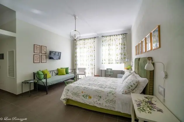 Üç Kişilik Oda, Şehir Manzaralı