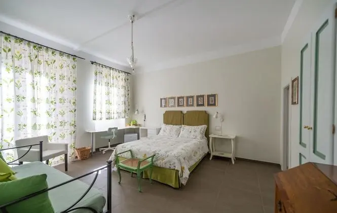 Üç Kişilik Oda, Şehir Manzaralı