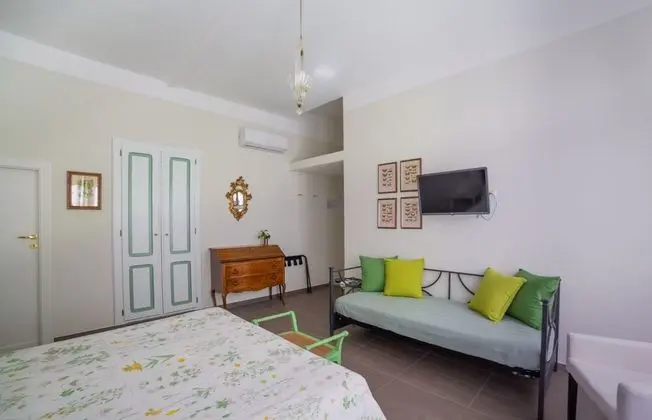 Üç Kişilik Oda, Şehir Manzaralı