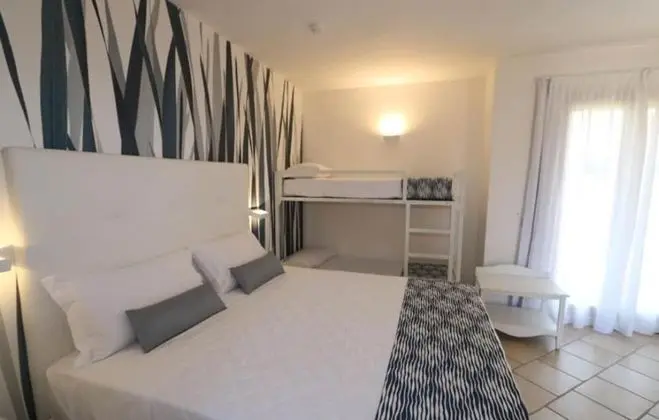 Standard Dört Kişilik Oda