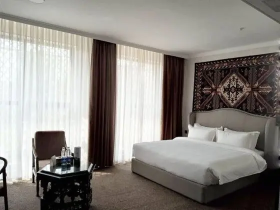 Deluxe Tek Büyük Yataklı Oda