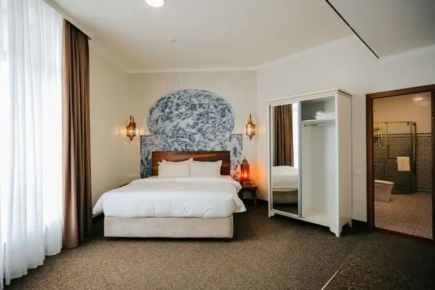 Deluxe Tek Büyük Yataklı Oda