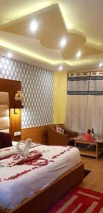 Deluxe Tek Büyük Yataklı Oda, Dağ Manzaralı