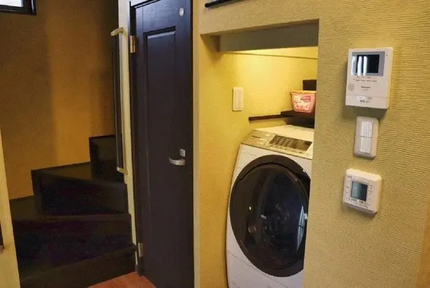 Basic Ev, Sigara İçilmez