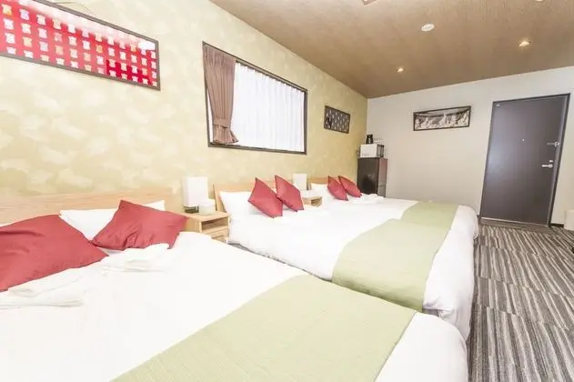 Basic Üç Kişilik Oda, 1 Yatak Odası, Sigara İçilmez, Özel Banyo (For 6 people)