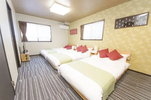 Basic Üç Kişilik Oda, 1 Yatak Odası, Sigara İçilmez, Özel Banyo (For 6 people)