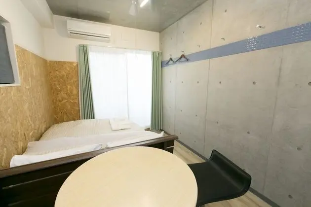 Tek Büyük Yataklı Oda (1-B)