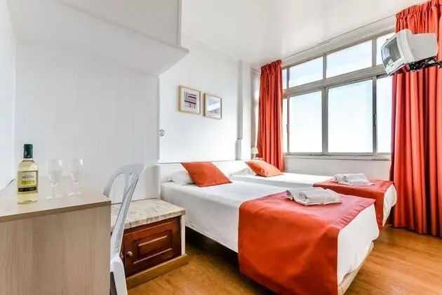 Tek Büyük veya İki Ayrı Yataklı Oda, Ortak Banyo
