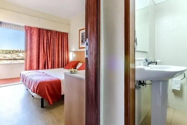 Tek Büyük veya İki Ayrı Yataklı Oda, Özel Banyo