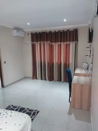 Premium Tek Büyük Yataklı Oda