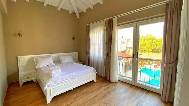 Villa, Havuz Manzaralı, Balkonlu