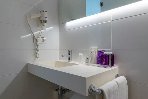 Standard Tek Büyük Yataklı Oda, 1 Çift Kişilik veya 2 Tek Kişilik Yatak, Balkon