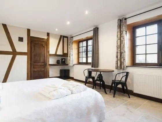 Luxury Tek Büyük Yataklı Oda, Banyolu/Duşlu, Bahçe Manzaralı (Avec Sauna )