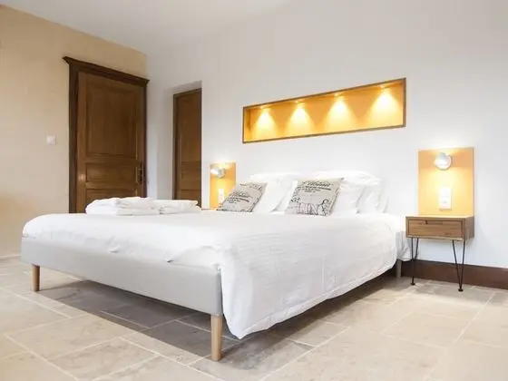 Luxury Tek Büyük Yataklı Oda, Banyolu/Duşlu, Bahçe Manzaralı (Avec Sauna )