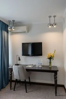 Business Tek Büyük Yataklı Oda