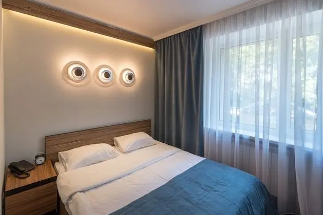 Standard Tek Büyük Yataklı Oda