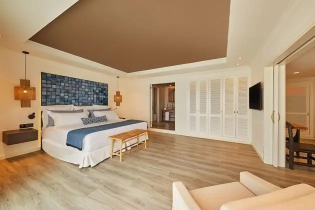 Preferred C. Suite Ocean View (3 Adults)