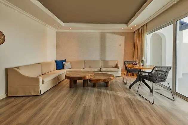 Preferred C. Suite Ocean View (3 Adults)