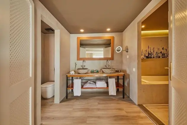 Preferred C. Suite Ocean View (3 Adults)
