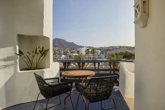 Preferred Club Suite (2 Adults)