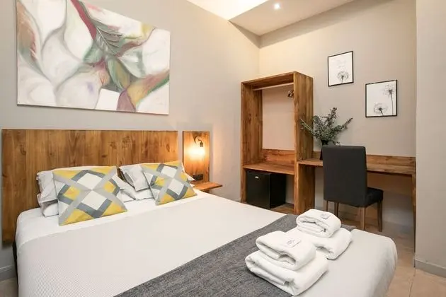 Economy Tek Büyük veya İki Ayrı Yataklı Oda (Shared Toilets)