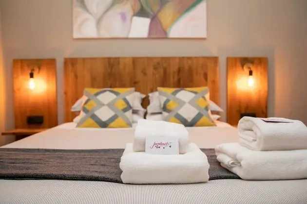 Economy Tek Büyük veya İki Ayrı Yataklı Oda (Shared Toilets)