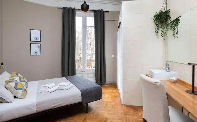 Tek Büyük Yataklı Oda, Banyolu/Duşlu