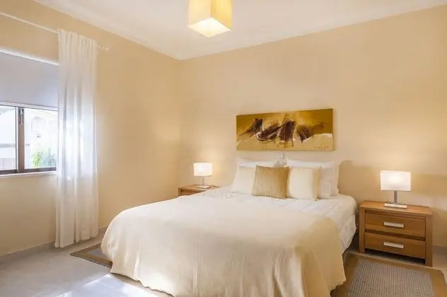 Apart Daire, 2 Yatak Odası, Teras, Havuz Manzaralı