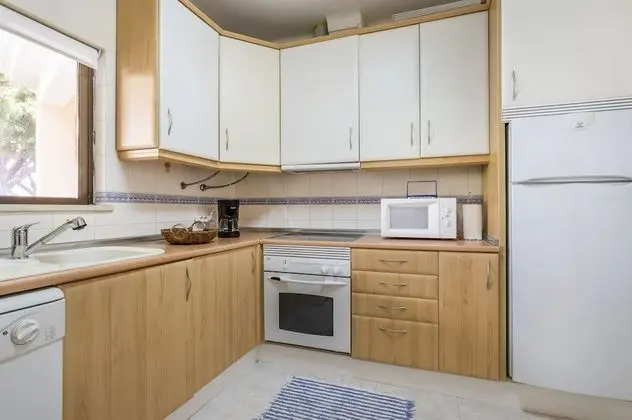 Apart Daire, 2 Yatak Odası, Teras, Havuz Manzaralı