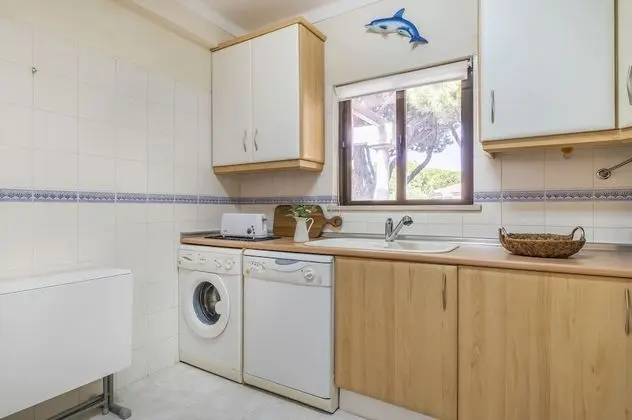 Apart Daire, 2 Yatak Odası, Teras, Havuz Manzaralı