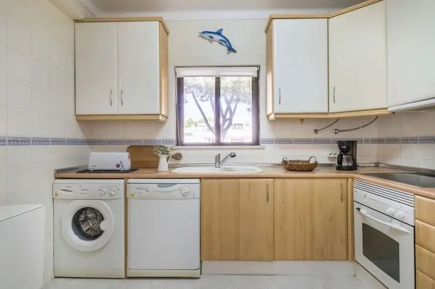 Apart Daire, 2 Yatak Odası, Teras, Havuz Manzaralı