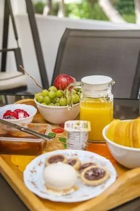 Apart Daire, 2 Yatak Odası, Teras, Havuz Manzaralı