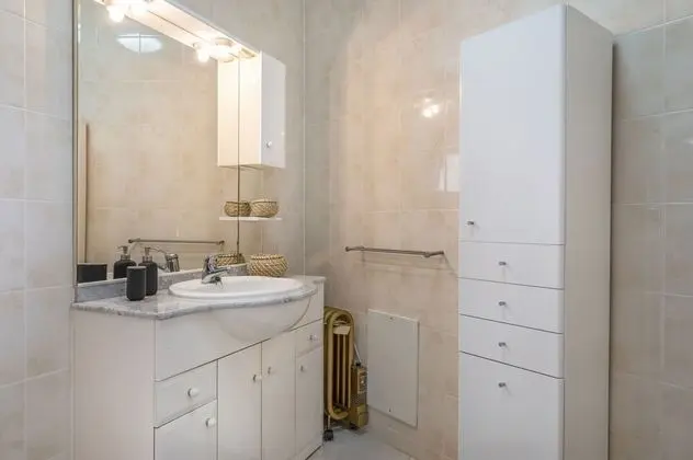 Apart Daire, 2 Yatak Odası, Teras, Havuz Manzaralı