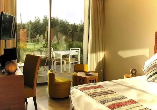 Tek Büyük Yataklı Oda, Bahçe Manzaralı (Jasmin)