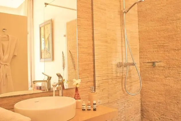 Tek Büyük Yataklı Oda, Dağ Manzaralı (Jacaranda)