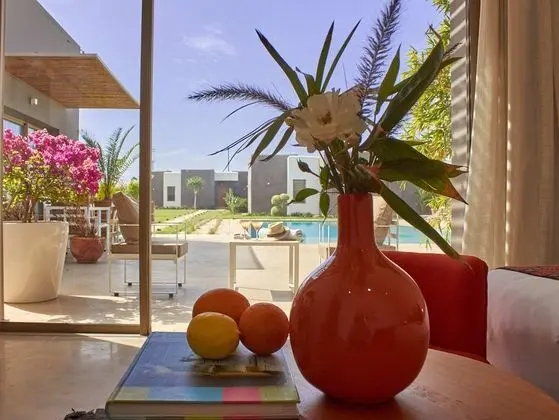 Tek Büyük Yataklı Oda, Havuz Manzaralı (Oliviers)