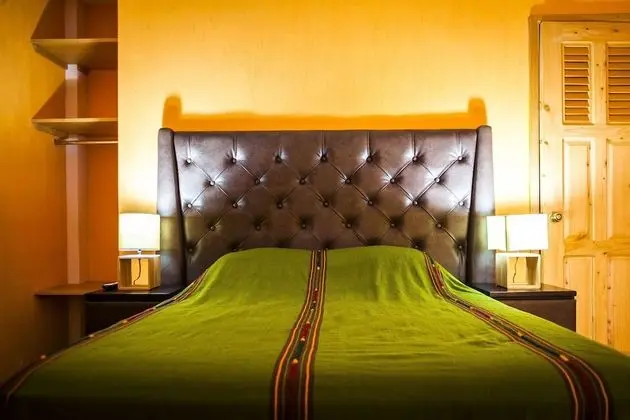 Büyük Yataklı Tek Kişilik Oda