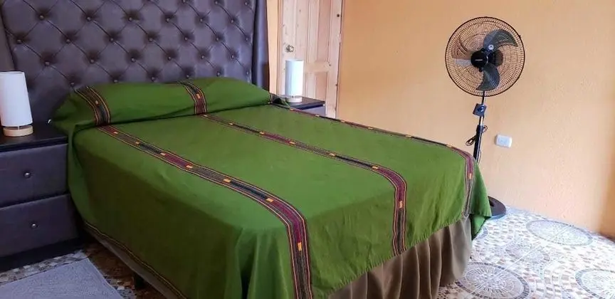 Traditional Tek Büyük Yataklı Oda