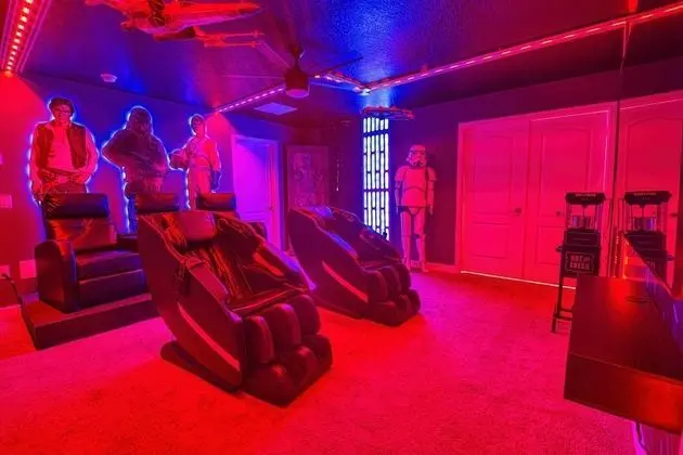 Ev, Birden Çok Yatak (Jared's Themed Manor at Champions Gat)