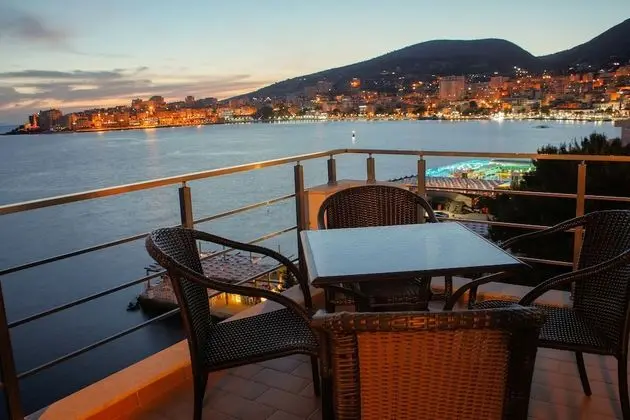Süit, 1 Büyük (Queen) Boy Yatak ve Çekyat, Balkon, Deniz Manzaralı