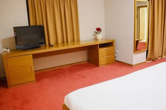 Tek Büyük veya İki Ayrı Yataklı Oda, Balkon, Deniz Manzaralı