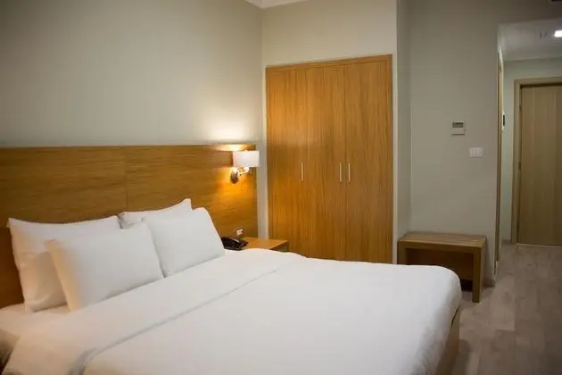 Tek Büyük veya İki Ayrı Yataklı Oda, Balkon, Deniz Manzaralı