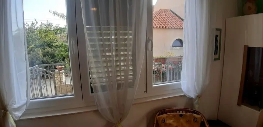 Ev (Jaroje - 80m from the beach with park)