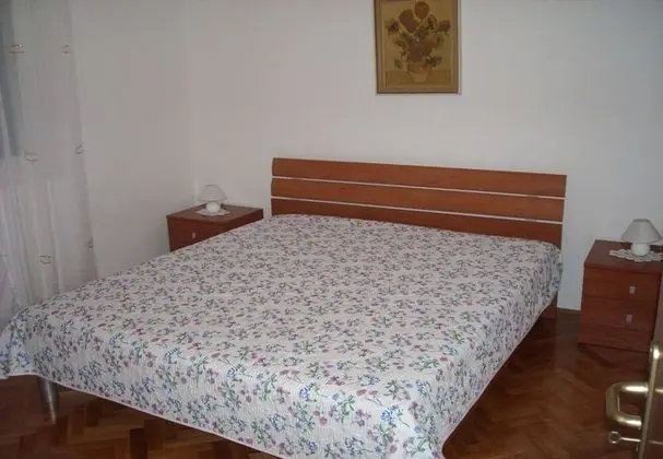 Ev (Jaroje - 80m from the beach with park)