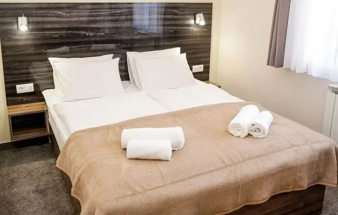 Tek Büyük veya İki Ayrı Yataklı Oda