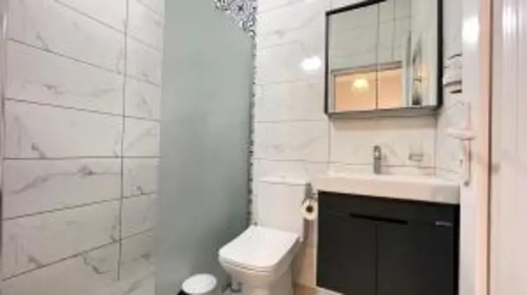 45180
